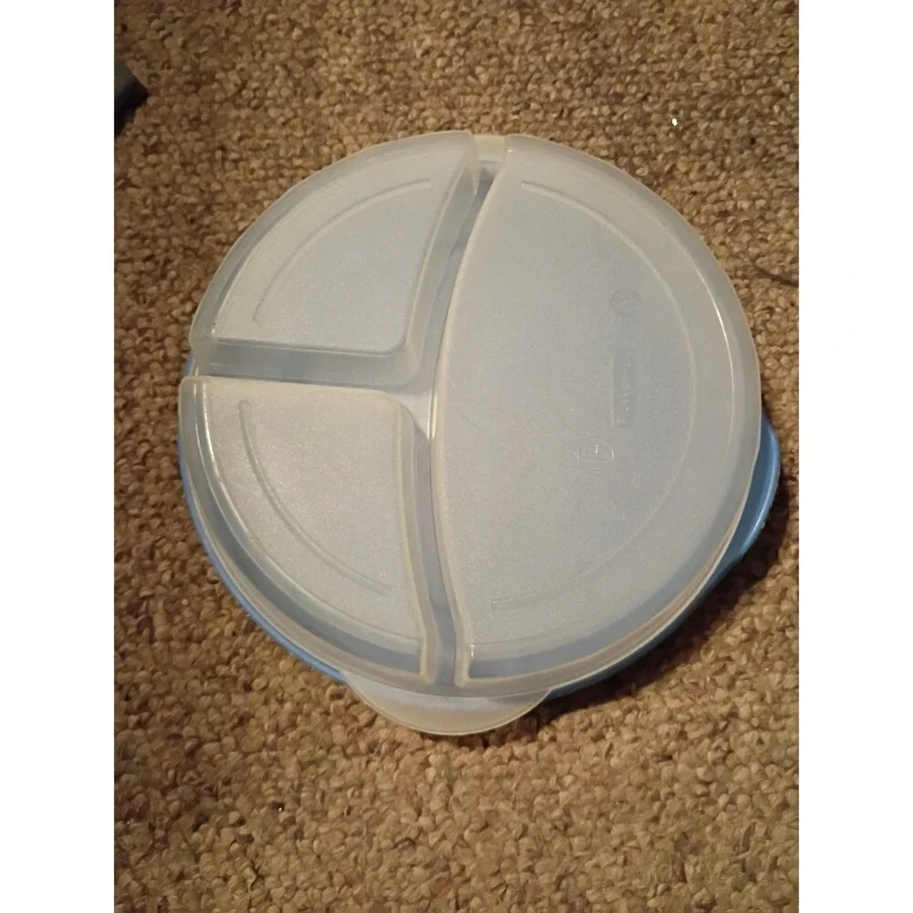 Rubbermaid divided sections